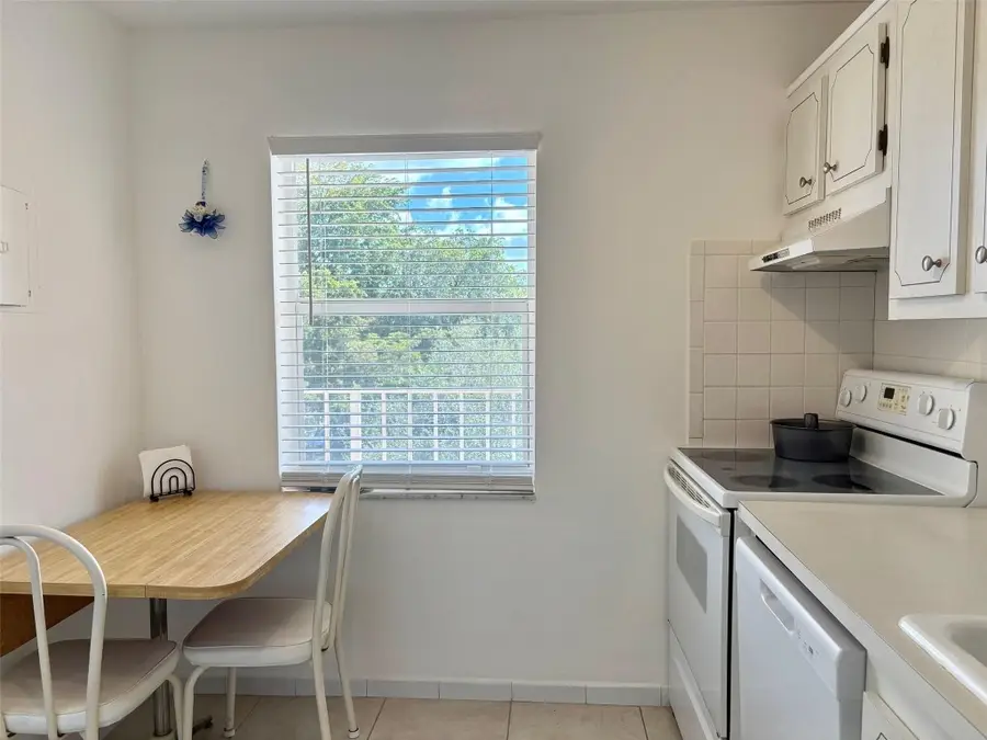 1055 Country Club Drive #404, Margate, FL 33063 - Image #3