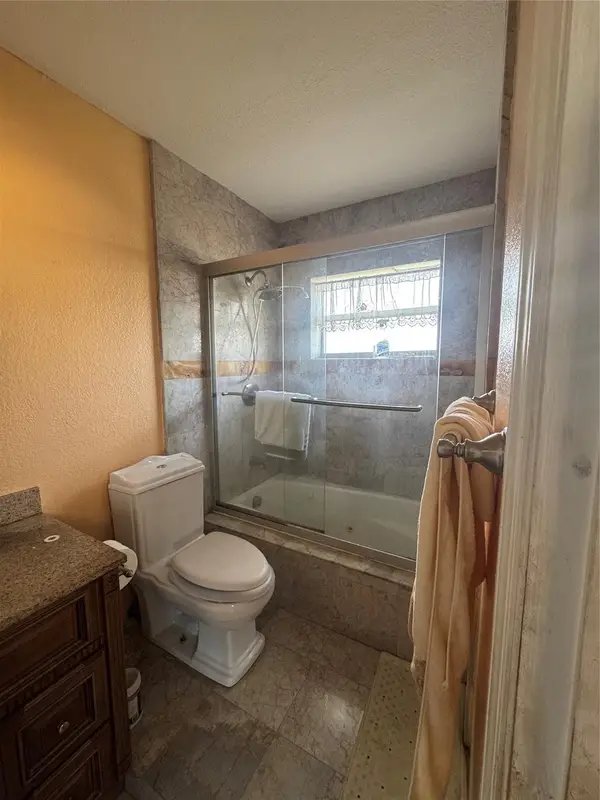 5121 W Oakland Park Blvd #301, Lauderdale Lakes, FL 33313