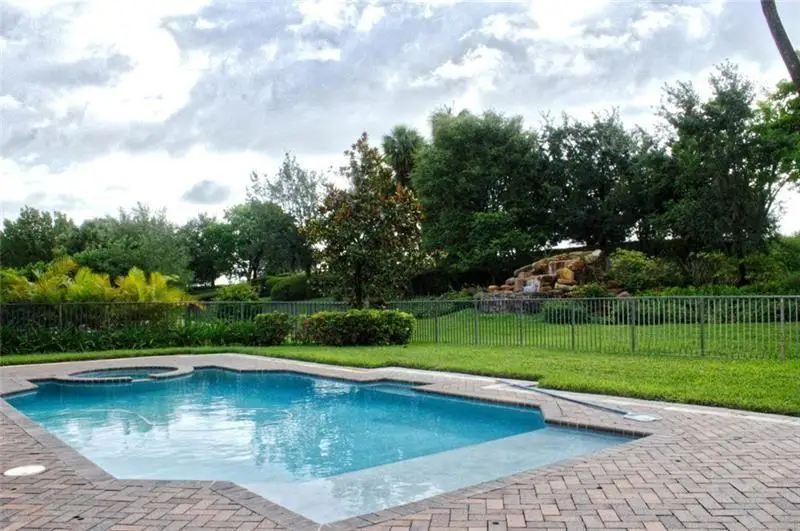 8166 Emerald Ave, Parkland, FL 33076 - Image #2