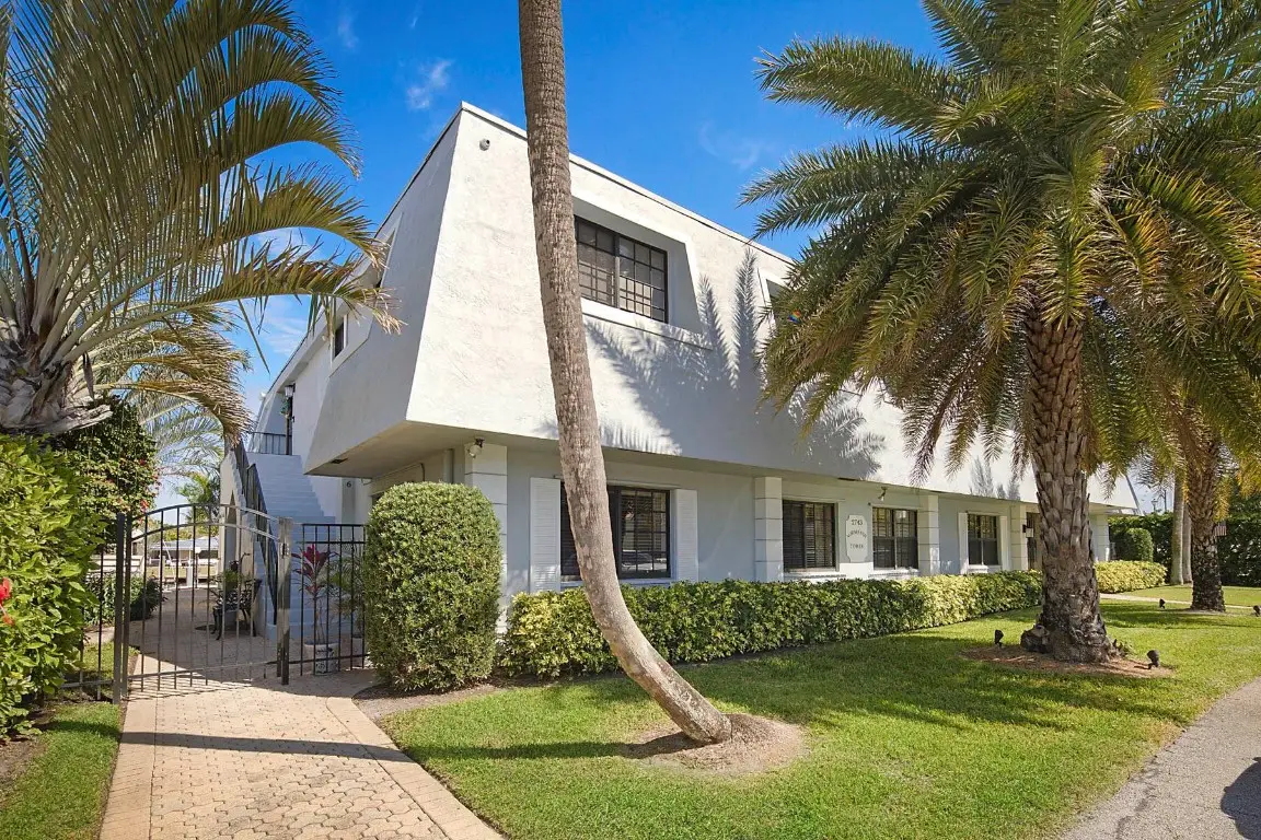 2743 NE 28th Court #3, Lighthouse Point, FL 33064 - Image #1