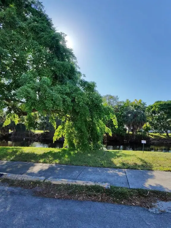 2201 NW 41st Avenue #405, Lauderhill, FL 33313 - #3