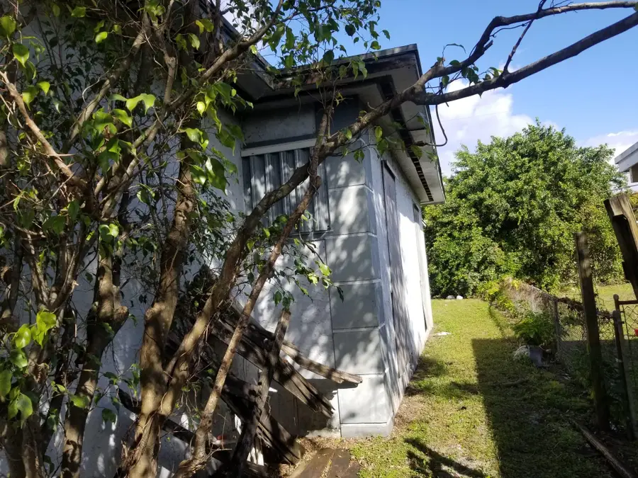 2605 NW 13th Ct, Fort Lauderdale, FL 33311 - Image #2