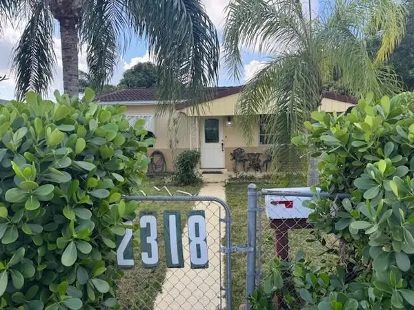2318 Coolidge St, Hollywood, FL 33020