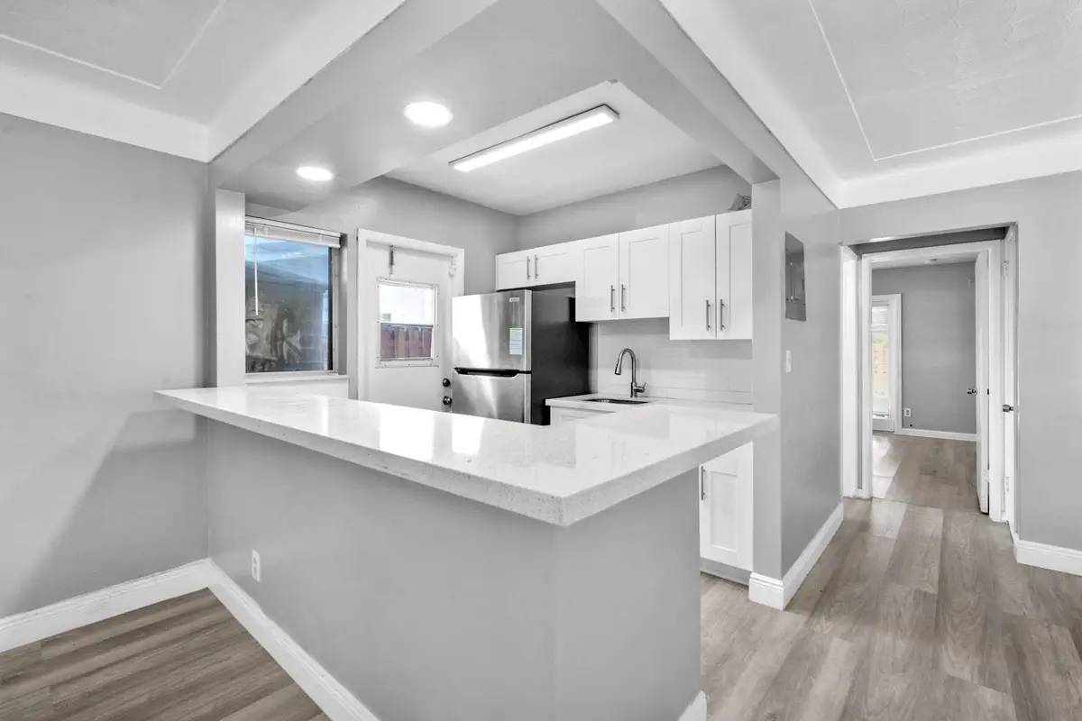 1925 NE 26th St, Wilton Manors, FL 33305 - Image #1