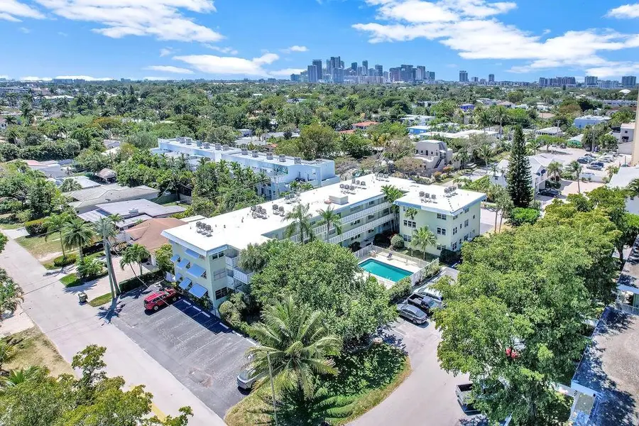 1900 NE 8th Ct #307, Fort Lauderdale, FL 33304 - Image #3