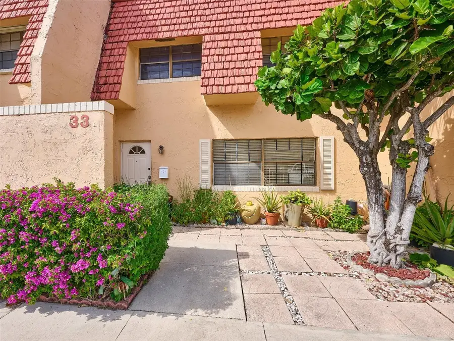 33 Spinning Wheel Lane #33, Tamarac, FL 33319 - Image #2