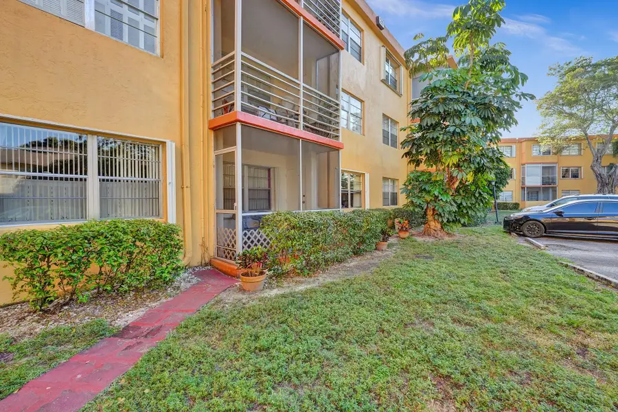 4394 NW 9th Ave #20-2A, Deerfield Beach, FL 33064 - Image #2