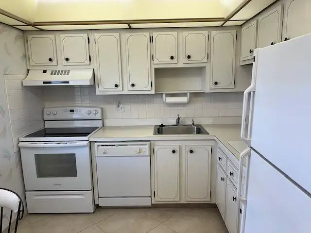 7805 W Atlantic Boulevard #202, Margate, FL 33063 - Image #1