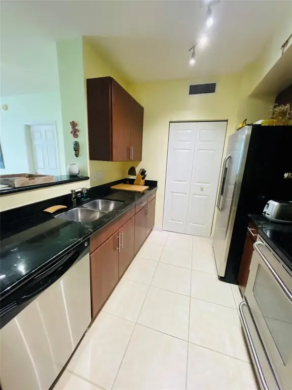 2401 NE 65th Street #408, Fort Lauderdale, FL 33308 - Image #2