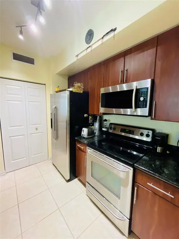2401 NE 65th Street #408, Fort Lauderdale, FL 33308 - Image #3