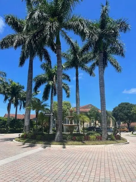 201 Villa Cir #201, Boynton Beach, FL 33435 - Image #1