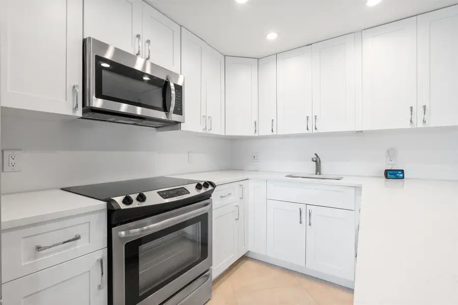 3057 Newport #3057, Deerfield Beach, FL 33442 - Image #2