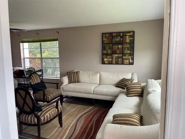 8205 NW 61st St #B-208, Tamarac, FL 33321