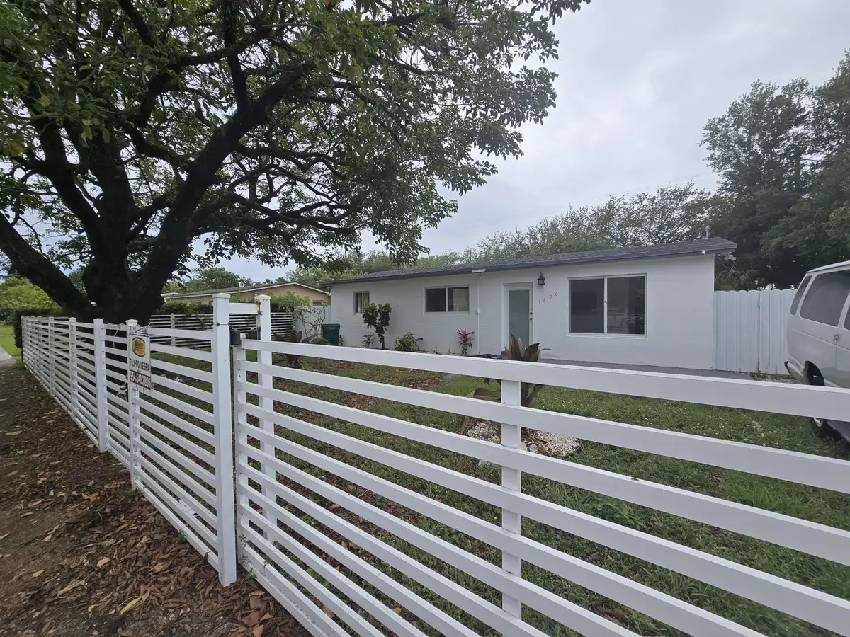 1220 NE 206th St, Miami, FL 33179 - Image #1