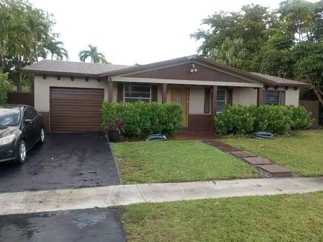 8241 SW 4th Ct, North Lauderdale, FL 33068 - Image #2