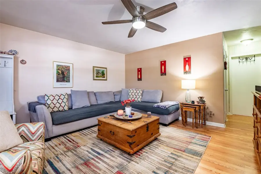 810 Lake Shore Drive #25, West Palm Beach, FL 33403 - Image #3