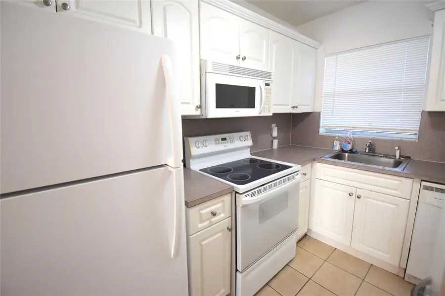 3051 Sunrise Lakes Drive #311, Sunrise, FL 33322 - #3