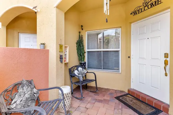 2851 W Prospect Rd #506, Tamarac, FL 33309