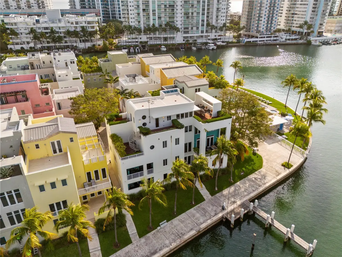 6001 Laguna Path S, Miami Beach, FL 33141 - Image #1