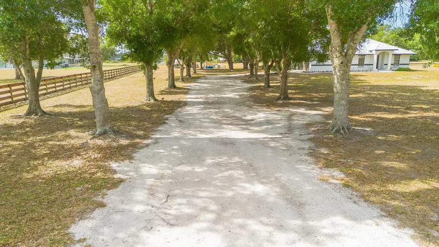 2258 NE 54th Trl, Okeechobee, FL 34972 - Image #2