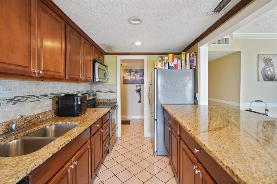 4174 Inverrary Dr #701, Lauderhill, FL 33319 - Image #2