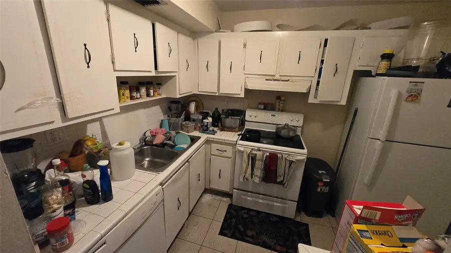 3600 NW 21st St #313, Lauderdale Lakes, FL 33311 - Image #2