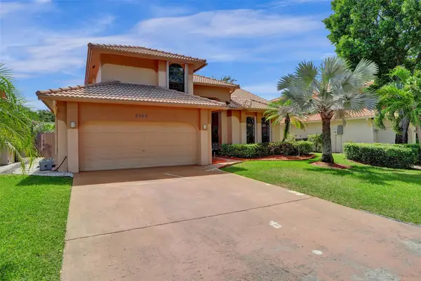 2565 Kerry Dr, Cooper City, FL 33026