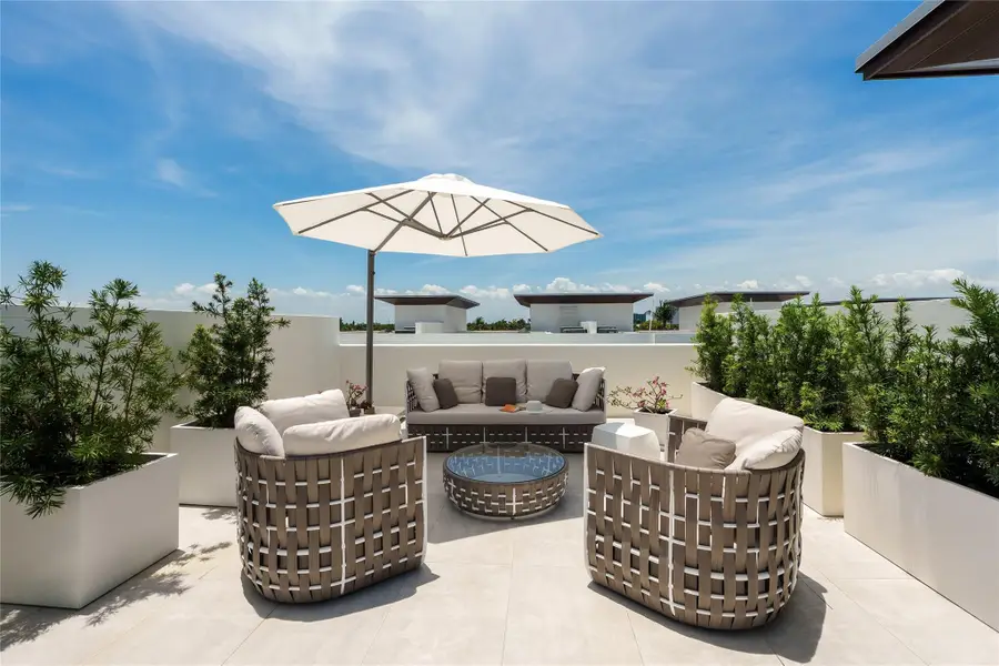 244 Shore Ct, Lauderdale By The Sea, FL 33308 - Image #3