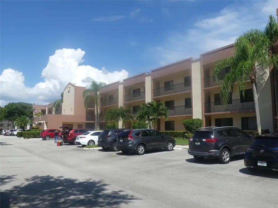 10657 W Clairmont Cir #306, Tamarac, FL 33321 - Image #2