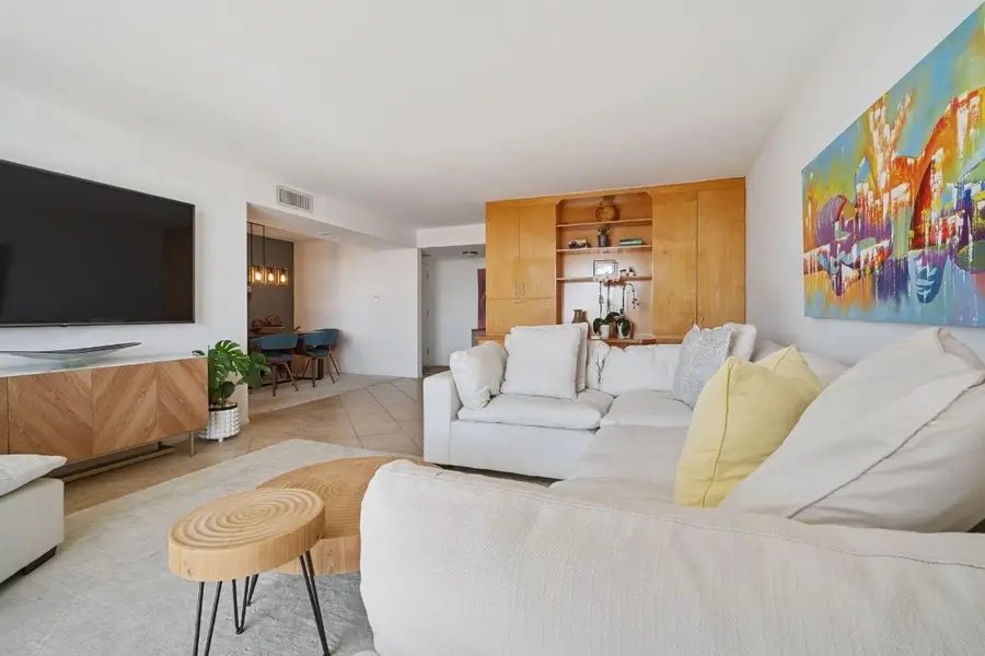 18021 Biscayne Boulevard #504, North Miami Beach, FL 33160 - Image #3