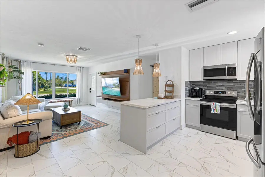 14 NE 29th St, Wilton Manors, FL 33334 - Image #2