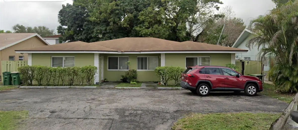 7659 NW 74th Ave, Tamarac, FL 33321 - Image #1