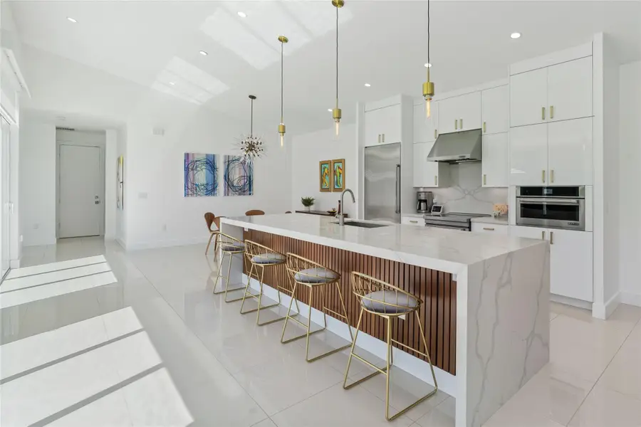 619 NE 21st Ct, Wilton Manors, FL 33305 - Image #3