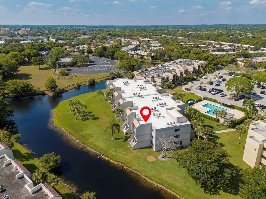 230 Lakeview Drive #201, Weston, FL 33326 - Image #2