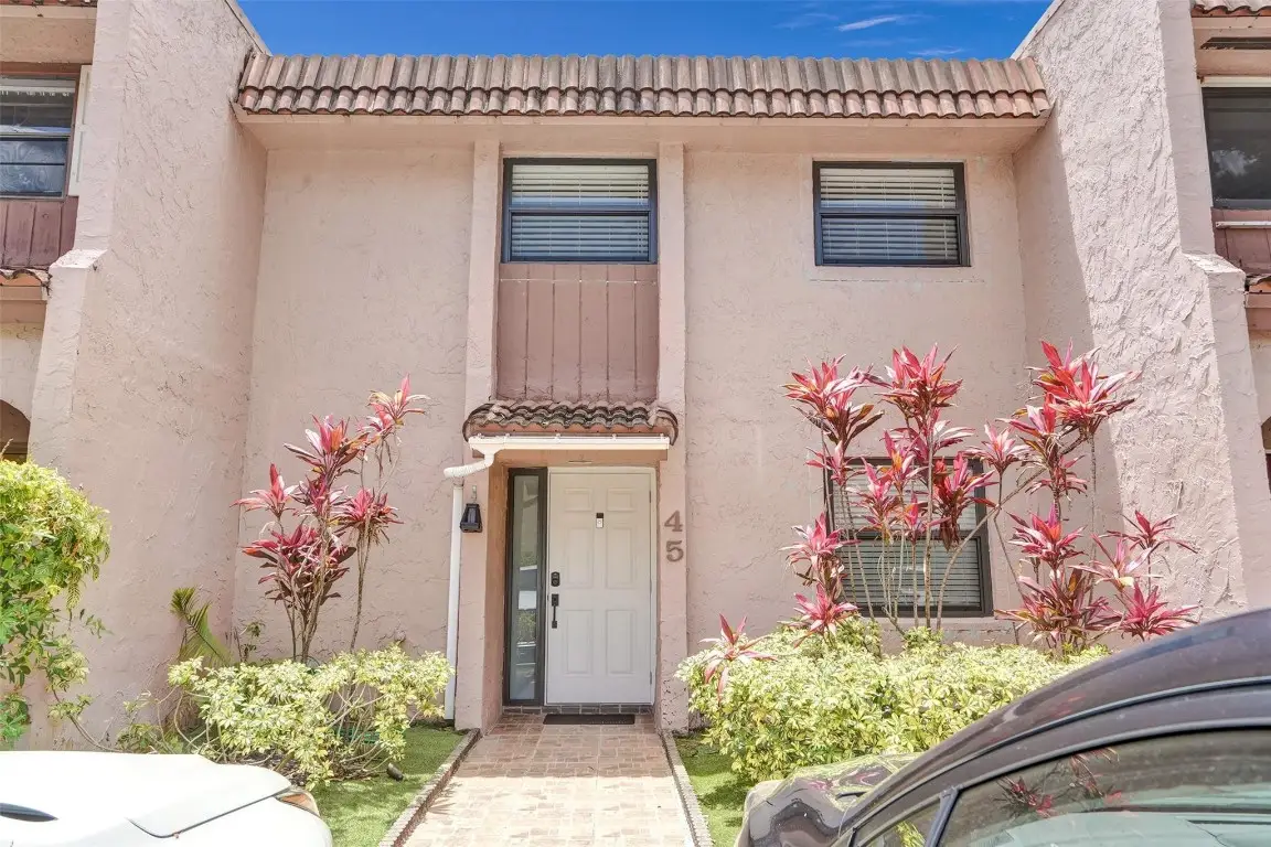 45 Seville Circle #4-47, Fort Lauderdale, FL 33324 - Image #1