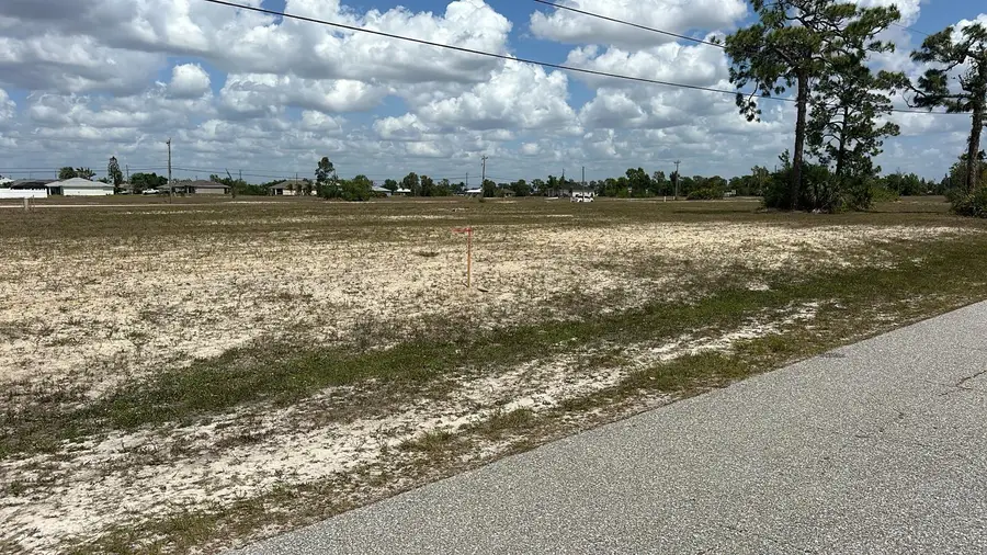 537 NW 15 Ter, Cape Coral, FL 33993 - Image #2