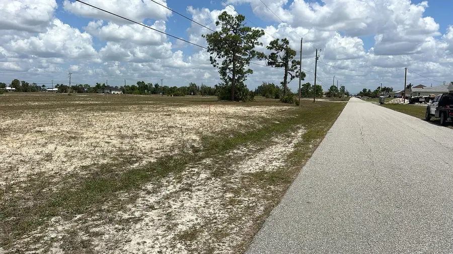 537 NW 15 Ter, Cape Coral, FL 33993 - Image #3