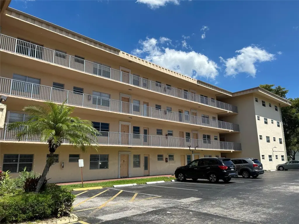 4191 NW 41st Street #312, Lauderdale Lakes, FL 33319 - Image #1
