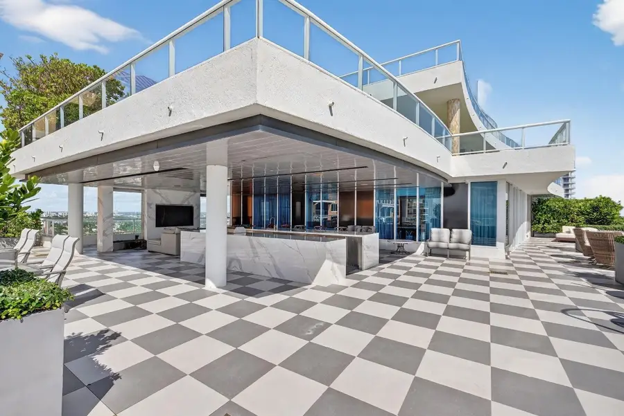 1 N Fort Lauderdale Beach Boulevard #2203, Fort Lauderdale, FL 33304 - Image #2