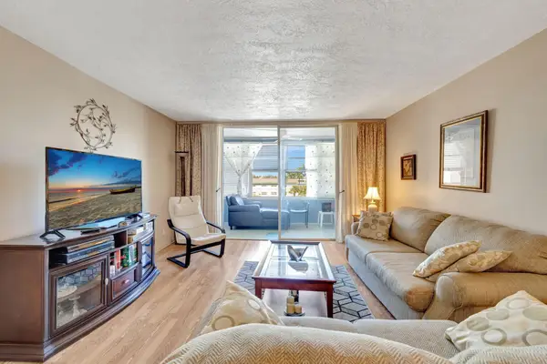 2841 Somerset Dr #318, Lauderdale Lakes, FL 33311