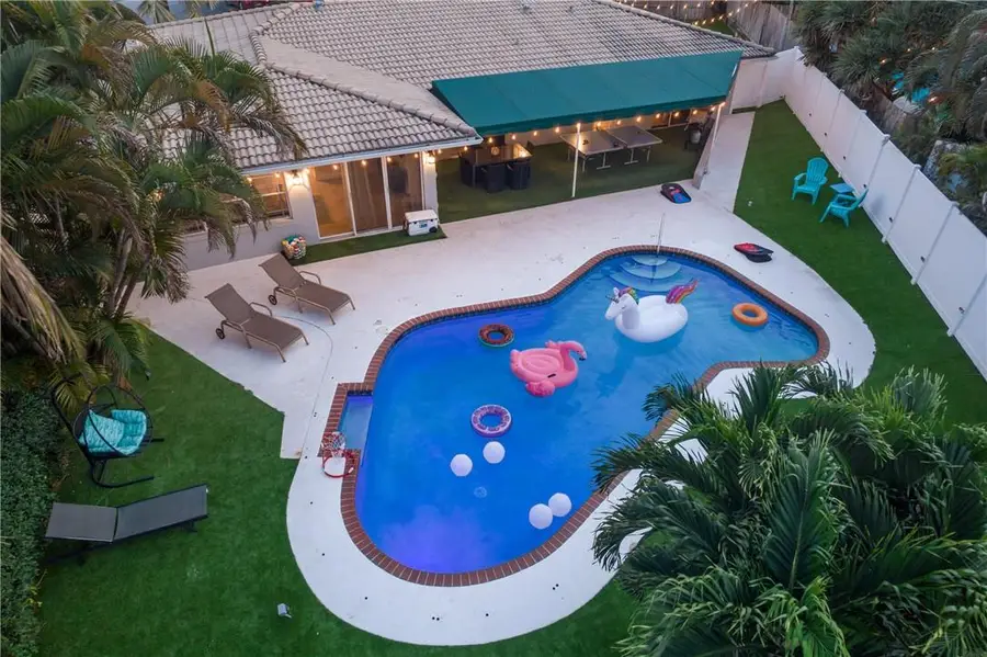 3351 NE 17th Way, Oakland Park, FL 33334 - Image #2