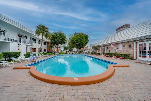 400 S Cypress Rd #427, Pompano Beach, FL 33060