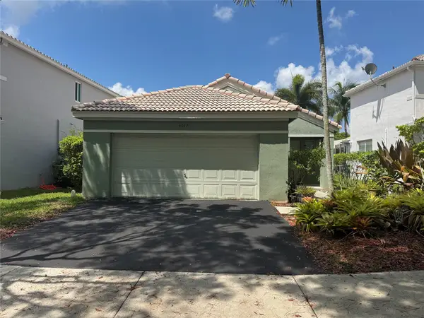 4077 Pine Ridge Ln, Weston, FL 33331