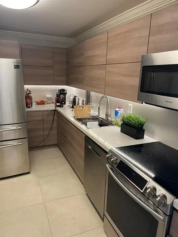 3000 S Ocean Dr #302, Hollywood, FL 33019