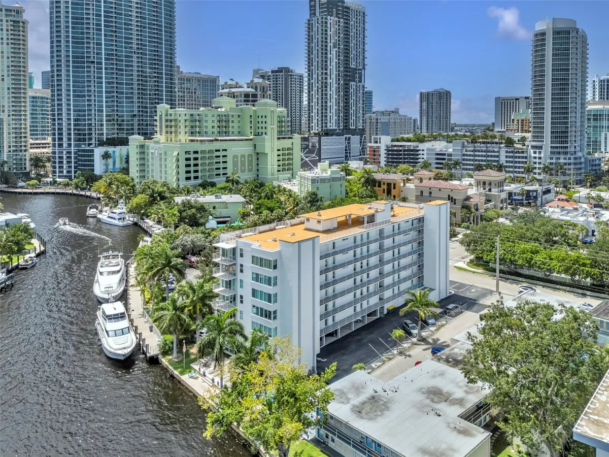 800 SE 4 St #405, Fort Lauderdale, FL 33301 - Image #1