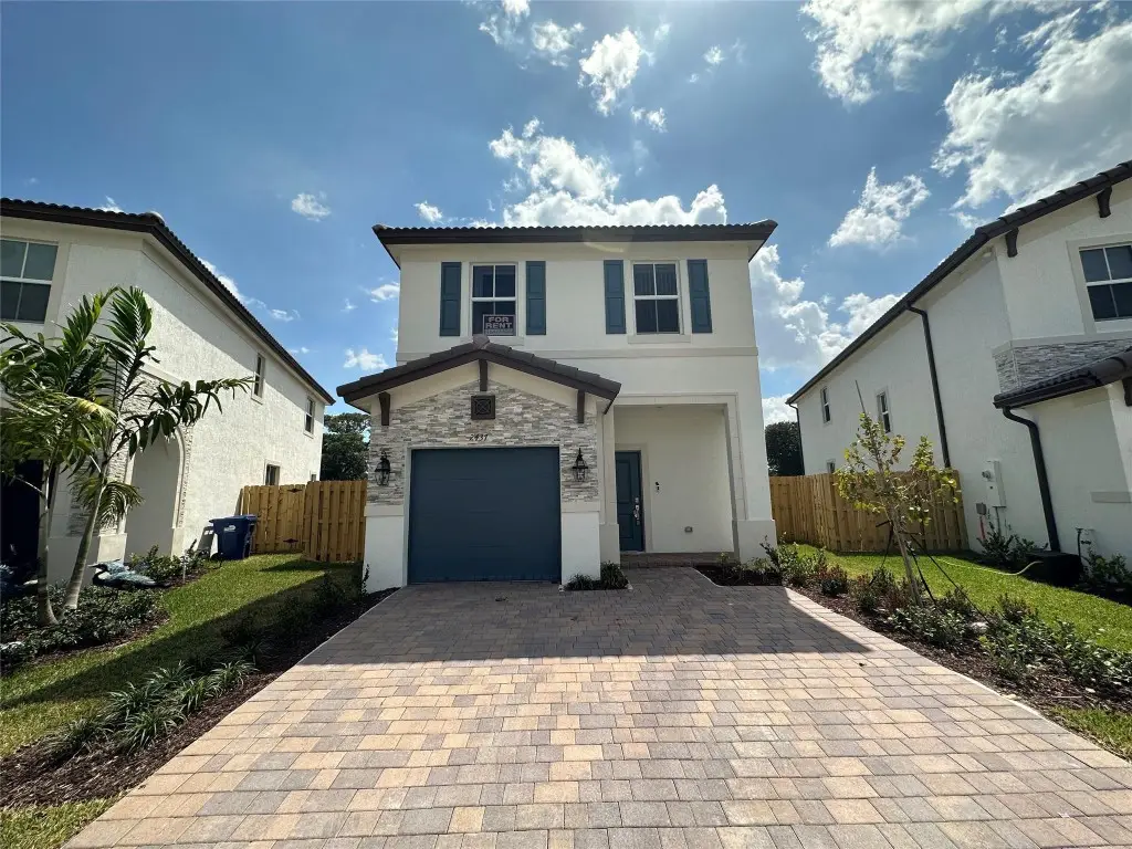 2437 NW 131st Circle, Miami, FL 33167 - Image #1