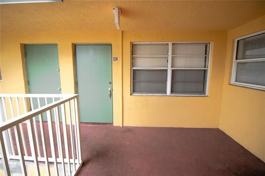 4061 N Dixie Hwy #27, Oakland Park, FL 33334 - Image #2