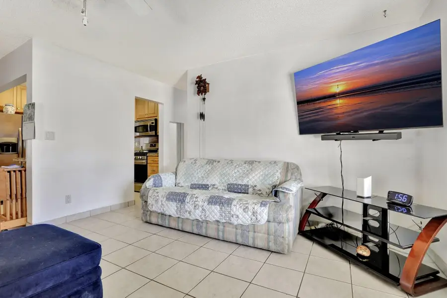 217 SW 9th Ct, Pompano Beach, FL 33060 - Image #3