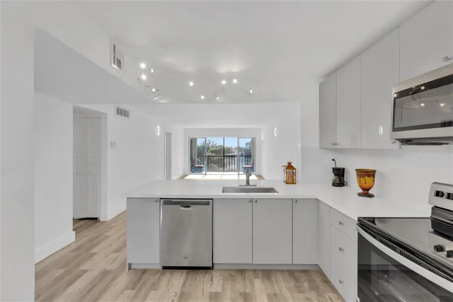 3930 Inverrary Blvd #702, Lauderhill, FL 33319 - Image #2