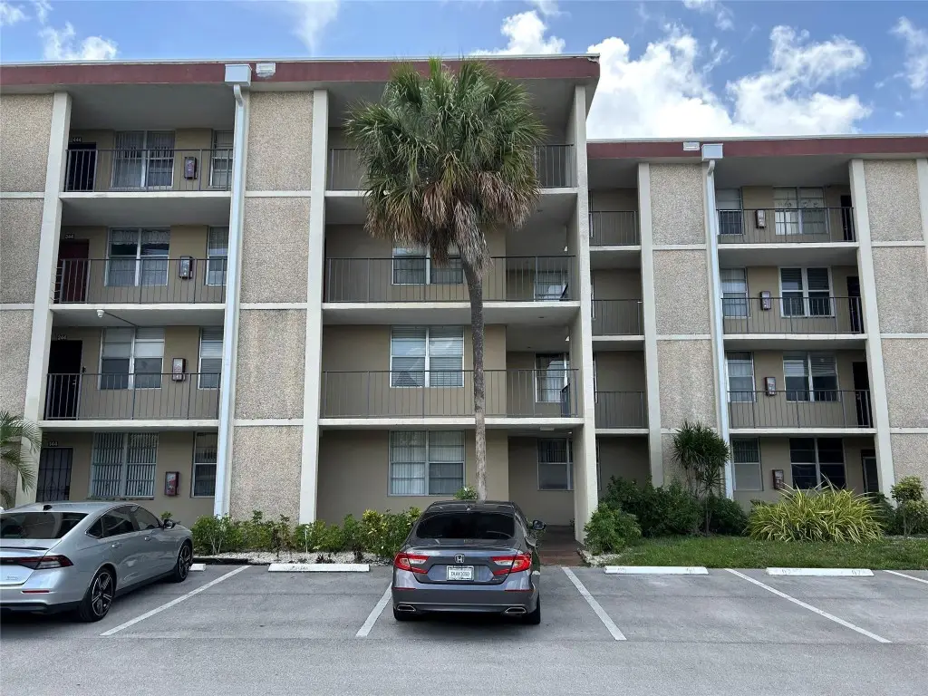 2601 NW 48th Terrace #143, Lauderdale Lakes, FL 33313 - Image #1